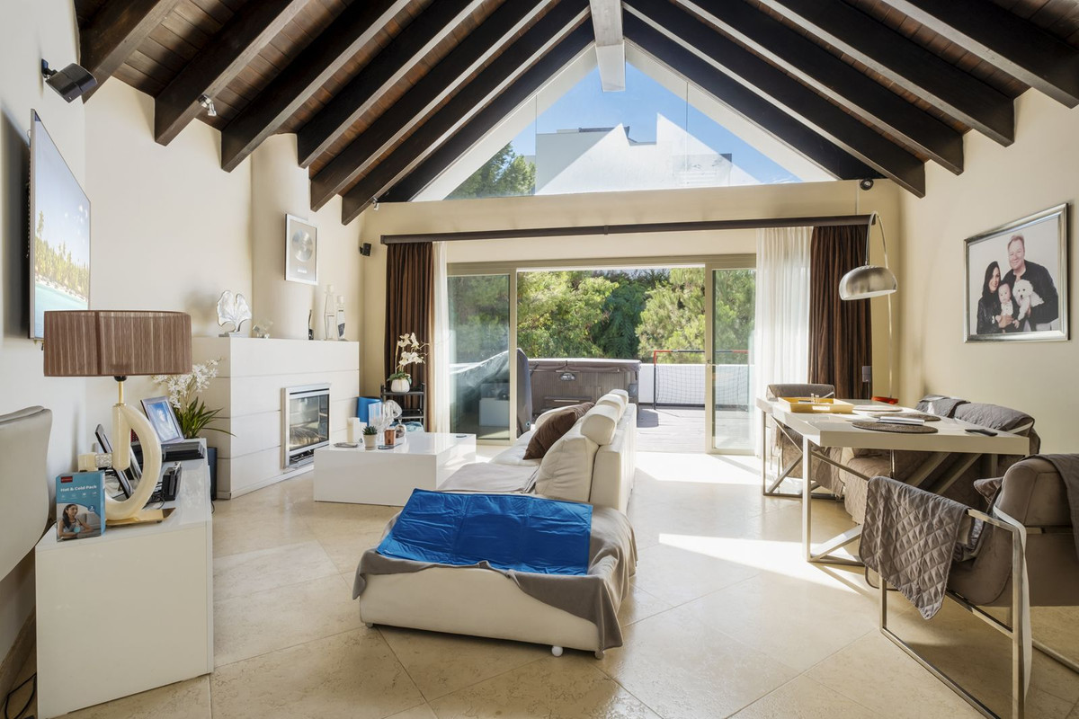 luxo-estate-2 Los Flamingos Benahavis penthouse 3 Bedrooms