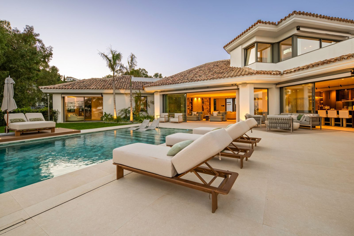 luxo-estate-2 Benahavis villa 6 Bedrooms