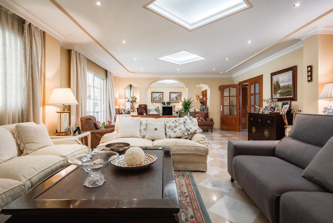 Nueva Andalucia Marbella villa 5 Bedrooms