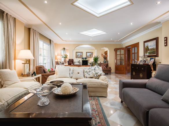 Nueva Andalucia Marbella villa 5 Bedrooms