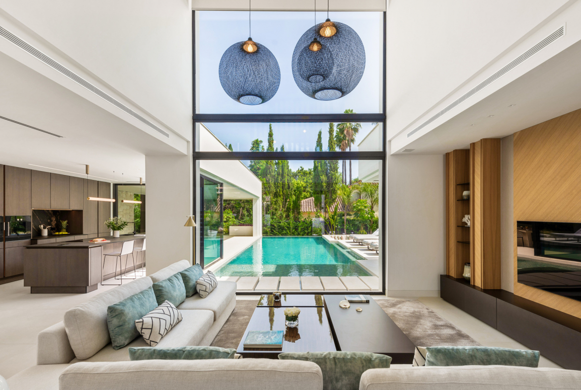 Nueva Andalucia Marbella villa 5 Bedrooms
