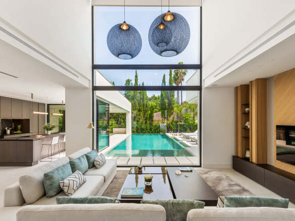 Nueva Andalucia Marbella villa 5 Bedrooms