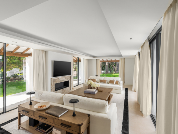 Nueva Andalucia Marbella villa 5 Bedrooms