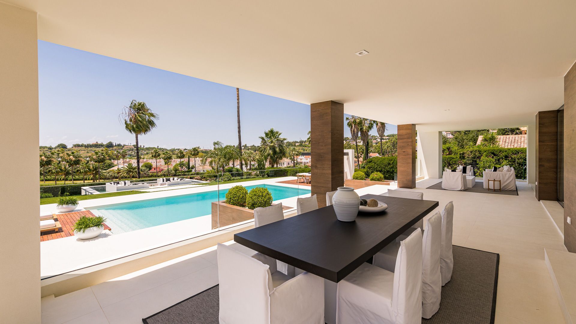 luxo-estate-2 Nueva Andalucia Marbella villa 7 Bedrooms