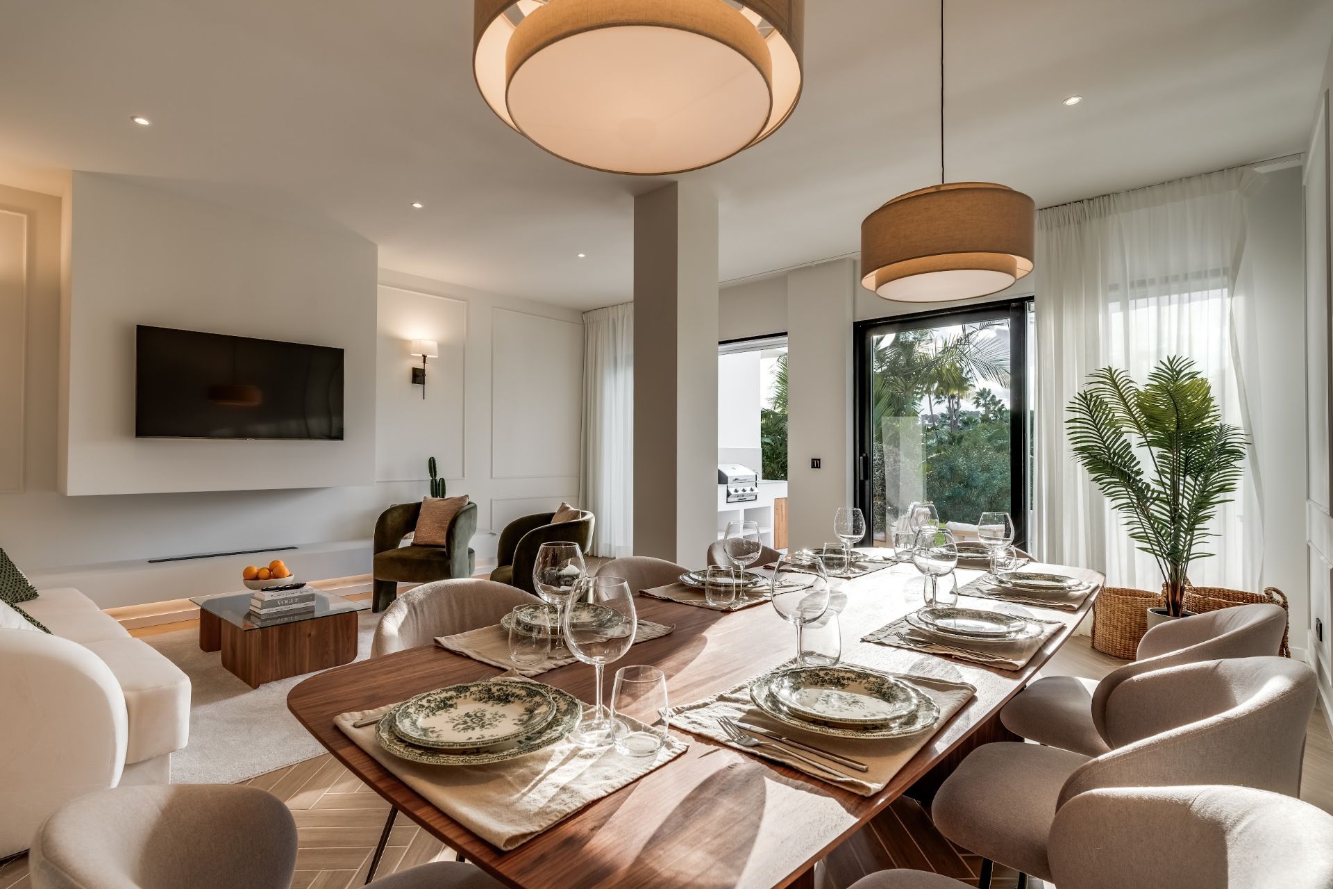 luxo-estate-2 Nueva Andalucia Marbella townhouse 4 Bedrooms