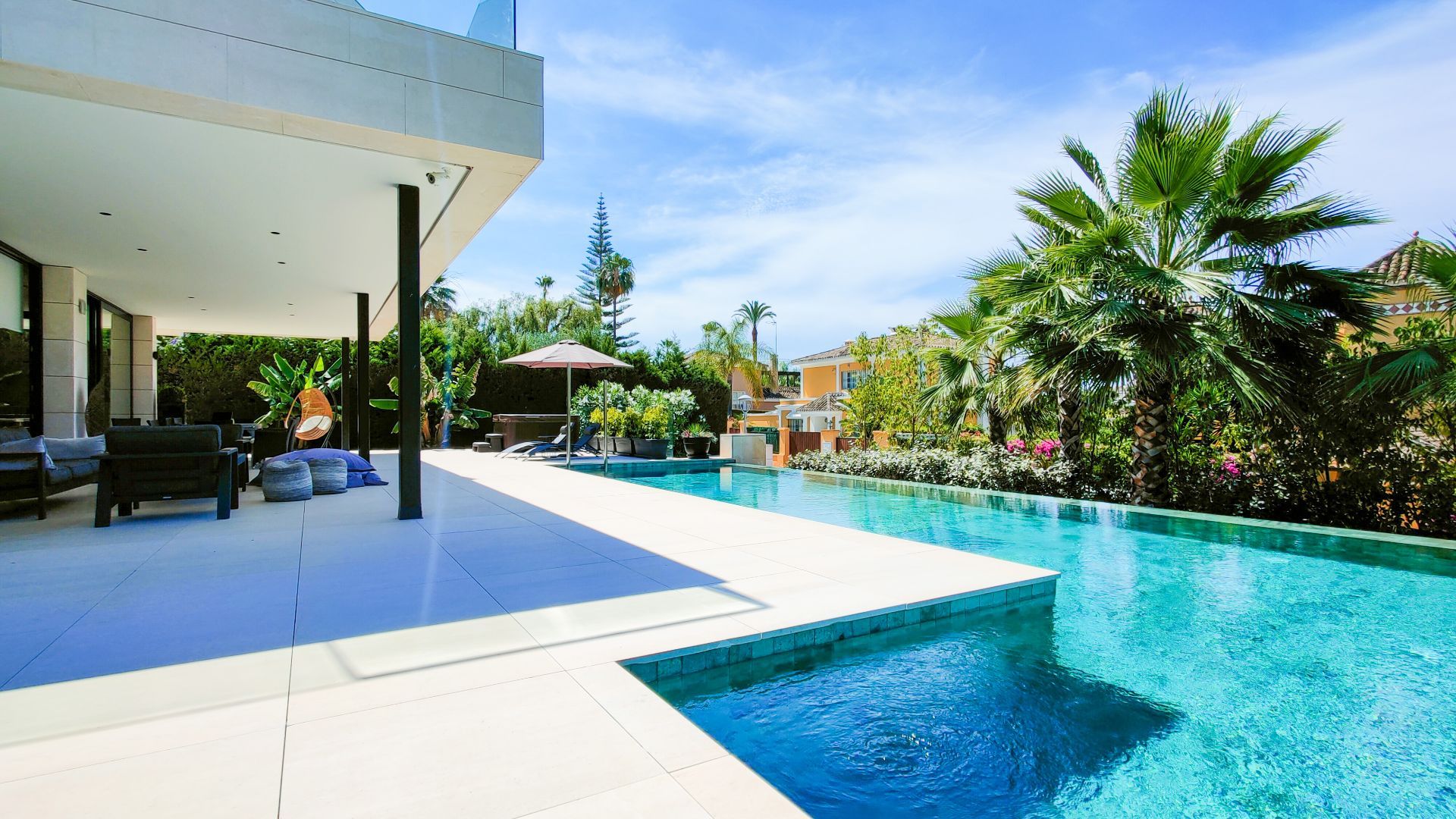 Nueva Andalucia Marbella villa 6 Bedrooms