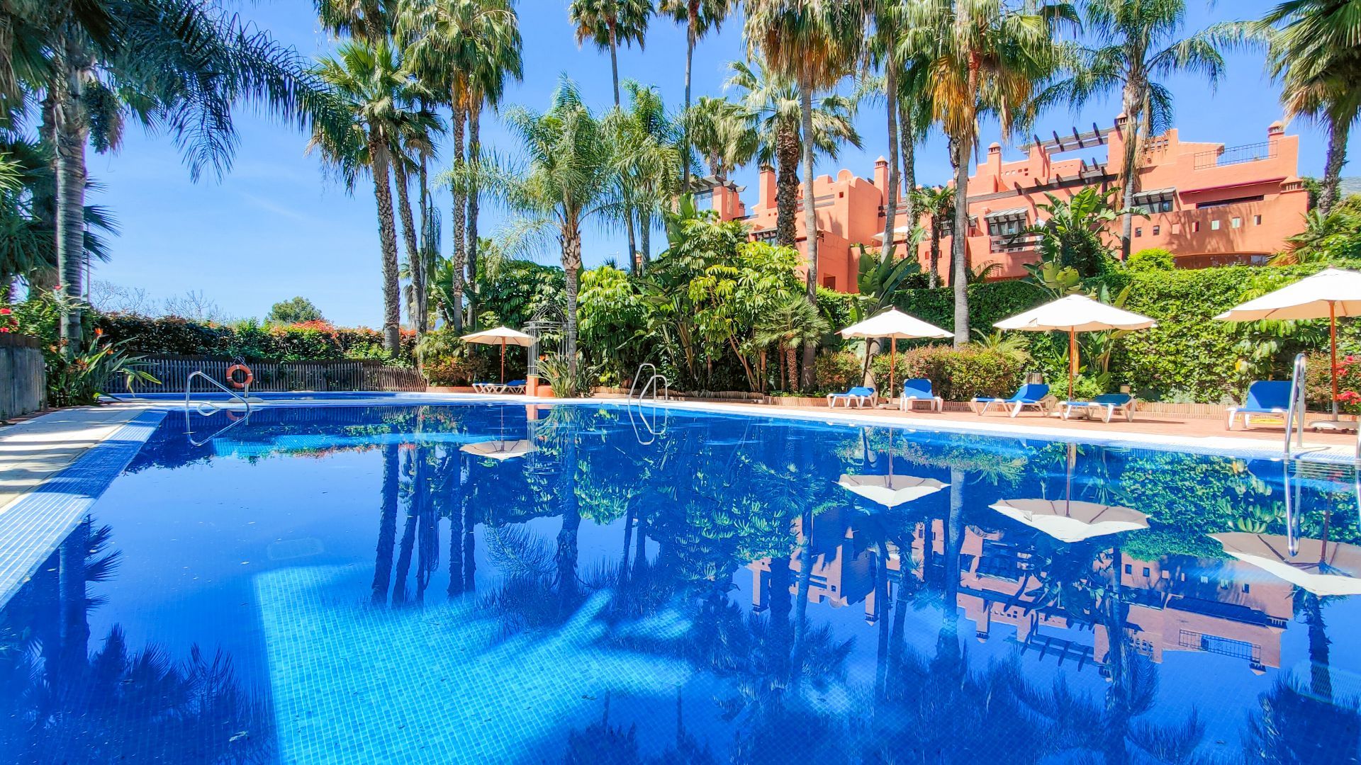 luxo-estate-2 Marbella Golden Mile Marbella townhouse 4 Bedrooms