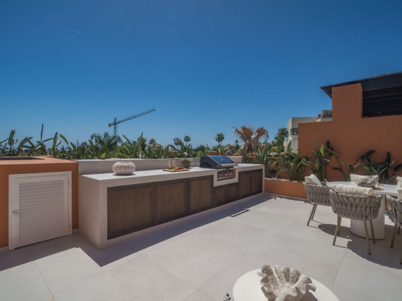 Nueva Andalucia Marbella penthouse 4 Bedrooms