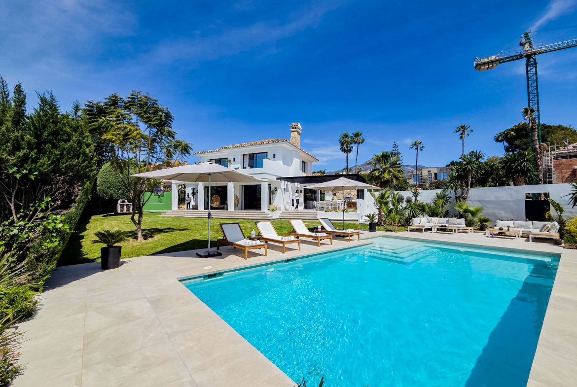 Nueva Andalucia Marbella villa 5 Bedrooms