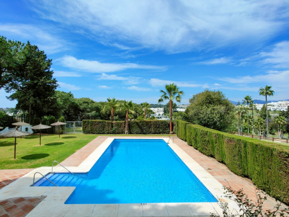 Nueva Andalucia Marbella townhouse 4 Bedrooms