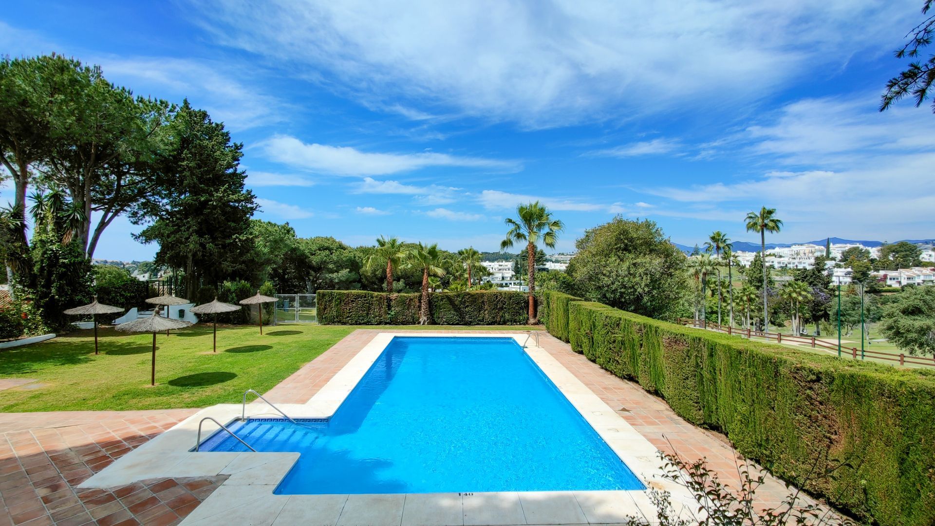 luxo-estate-2 Nueva Andalucia Marbella townhouse 4 Bedrooms