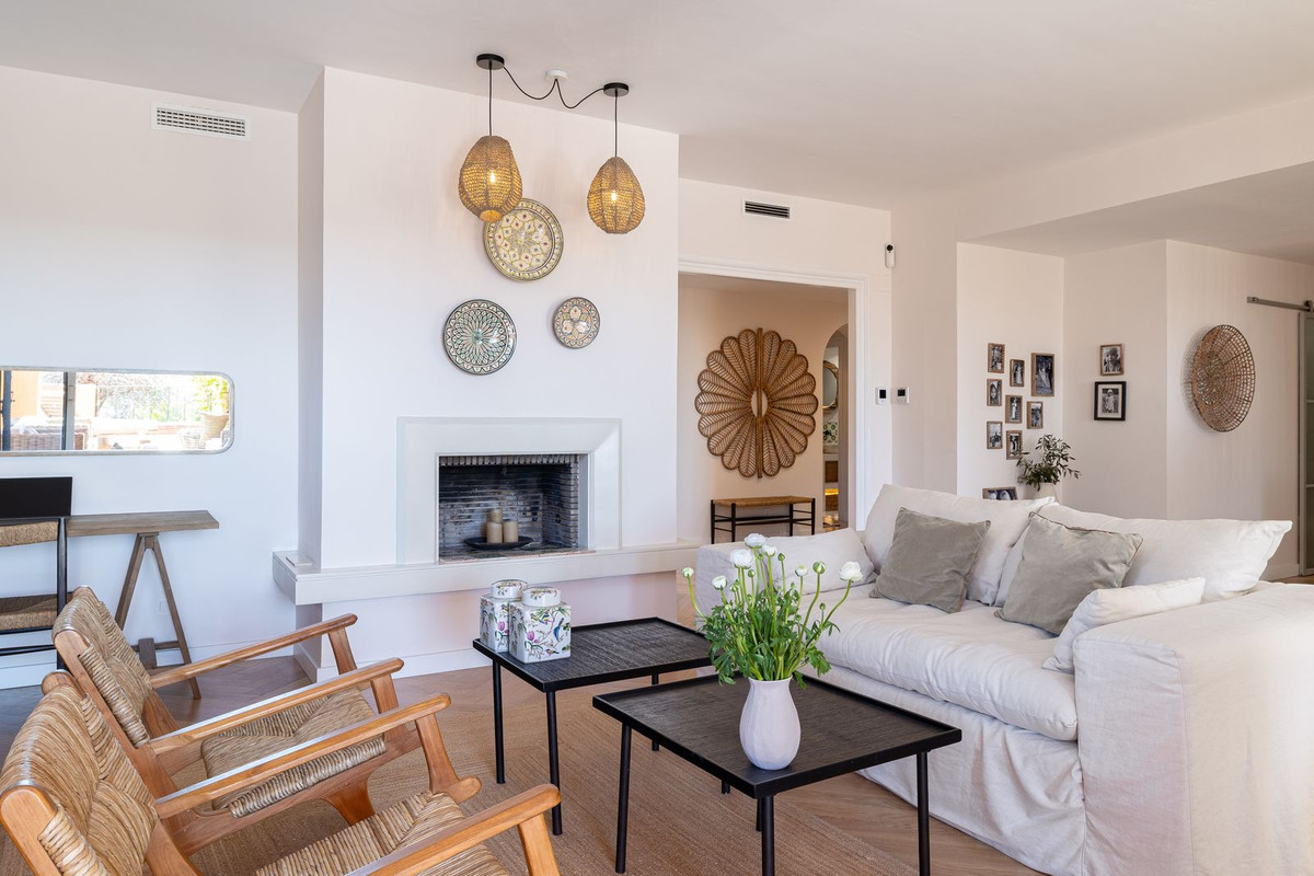 luxo-estate-2 Nueva Andalucia Marbella apartment 3 Bedrooms