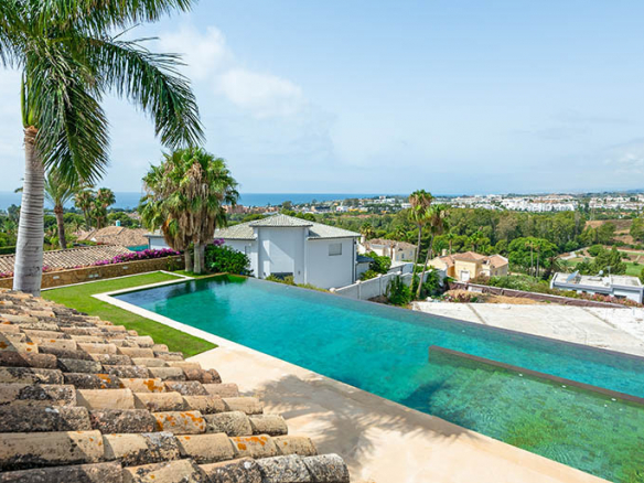 Estepona villa 8 Bedrooms