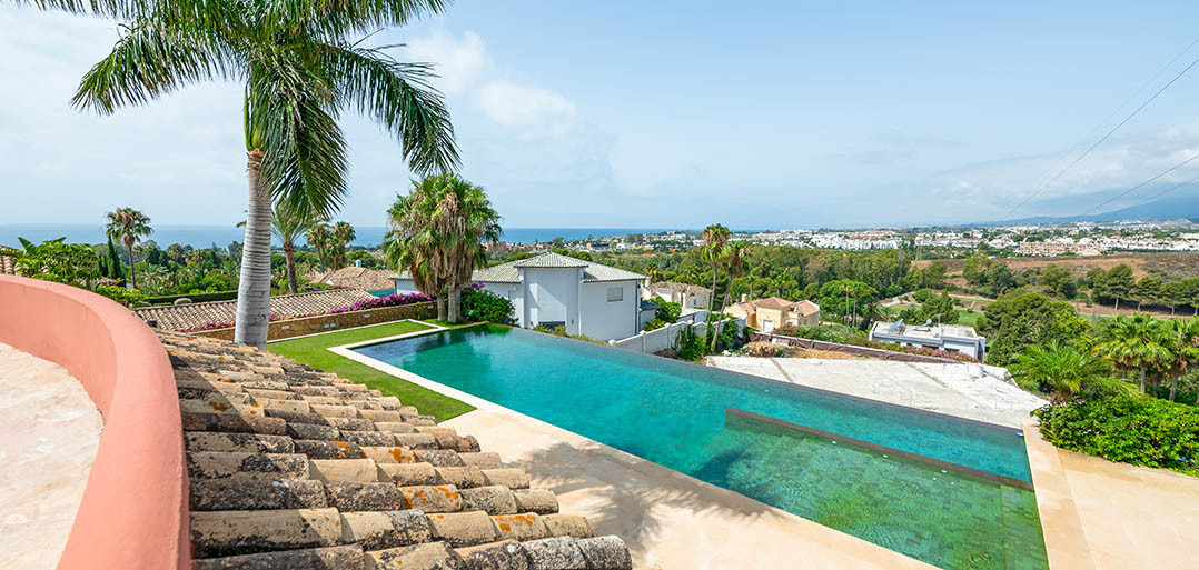 Estepona villa 8 Bedrooms
