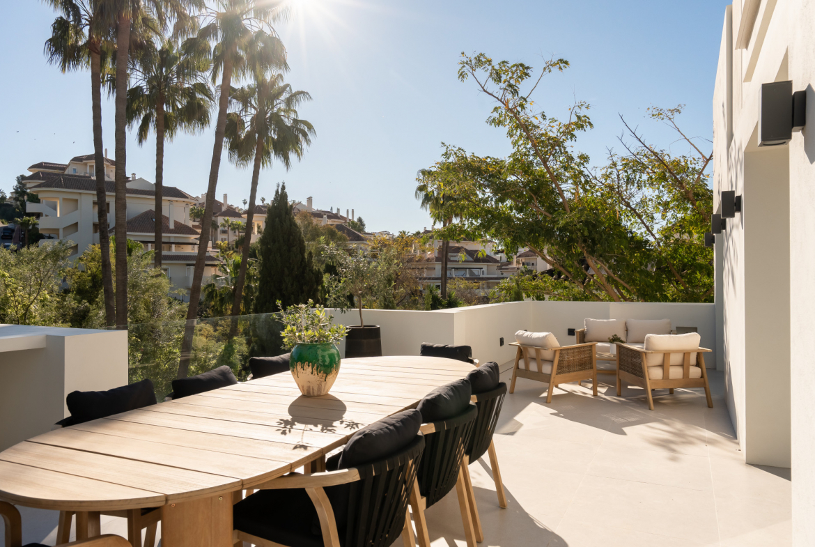 Nueva Andalucia Marbella villa 5 Bedrooms