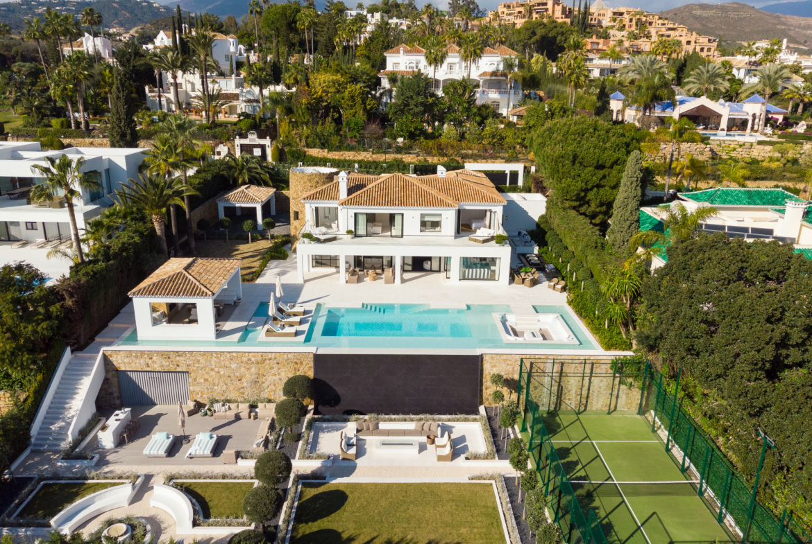 Nueva Andalucia Marbella villa 5 Bedrooms