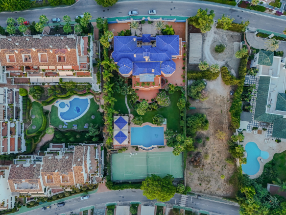 Nueva Andalucia Marbella villa 6 Bedrooms