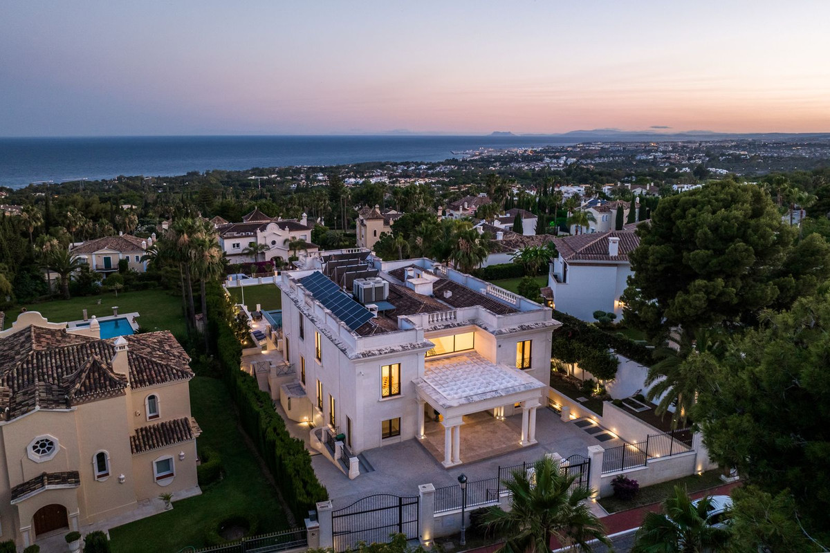 luxo-estate-2 Marbella Golden Mile Marbella villa 8 Bedrooms