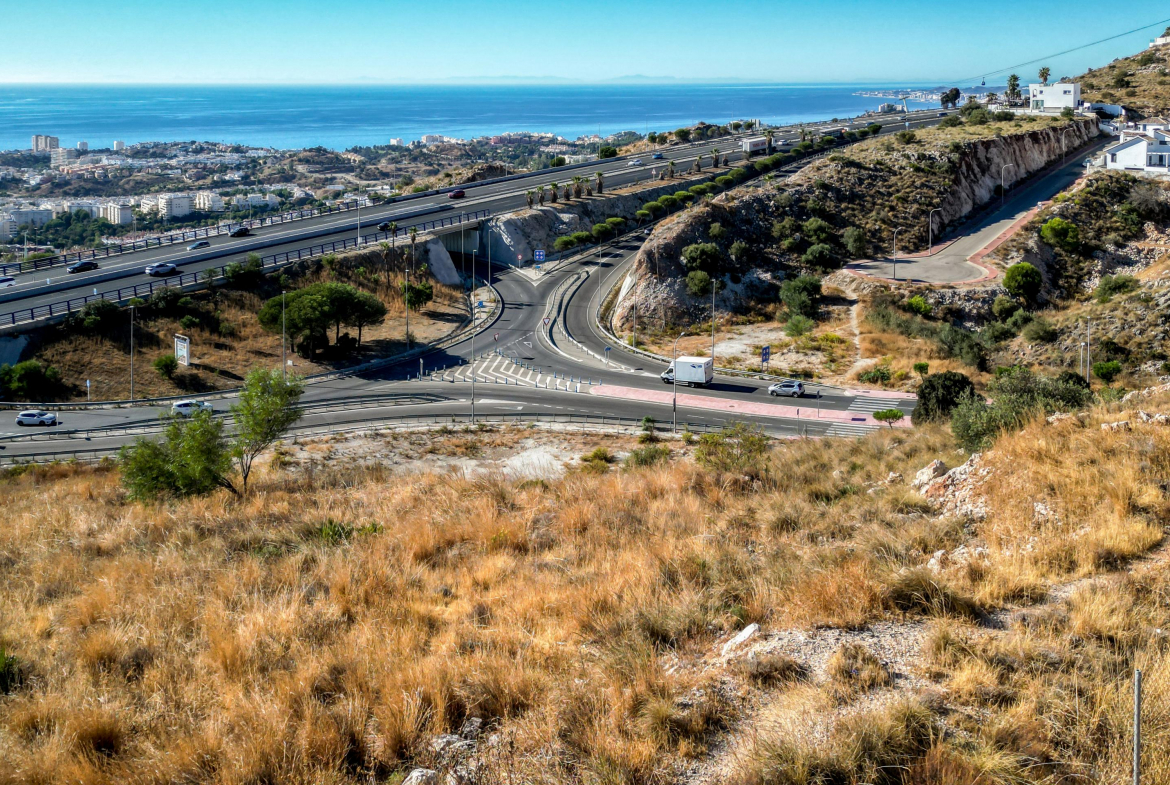 Arroyo de la Miel Benalmadena plot  Bedrooms