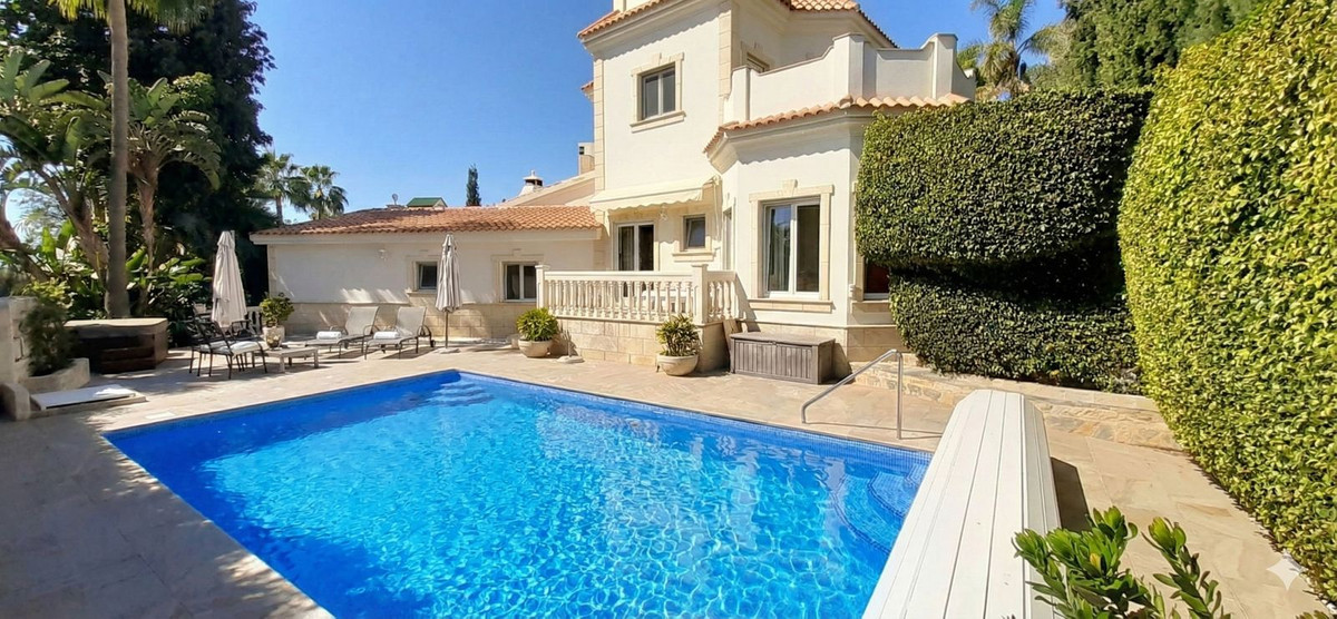 El Rosario Marbella villa 5 Bedrooms