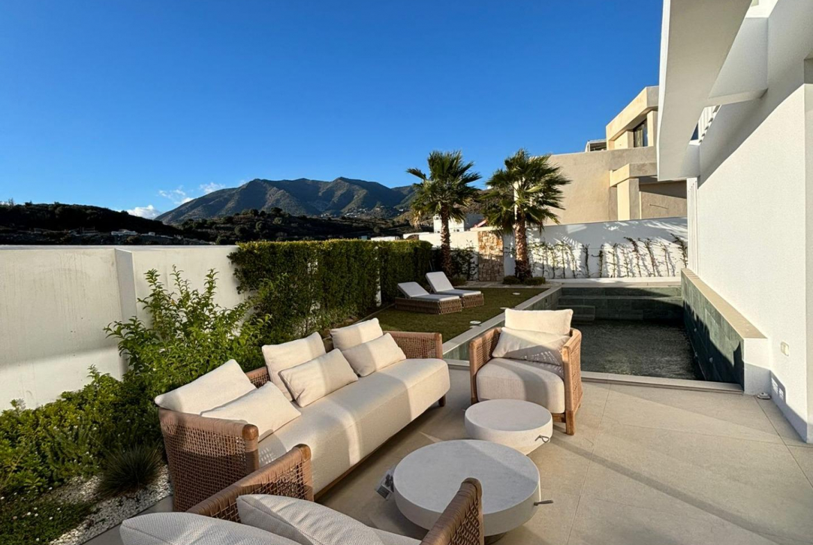 Benalmadena Costa Benalmadena villa 6 Bedrooms