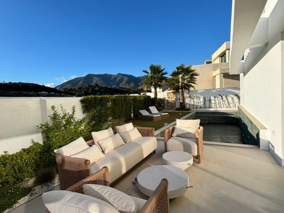 Benalmadena Costa Benalmadena villa 6 Bedrooms