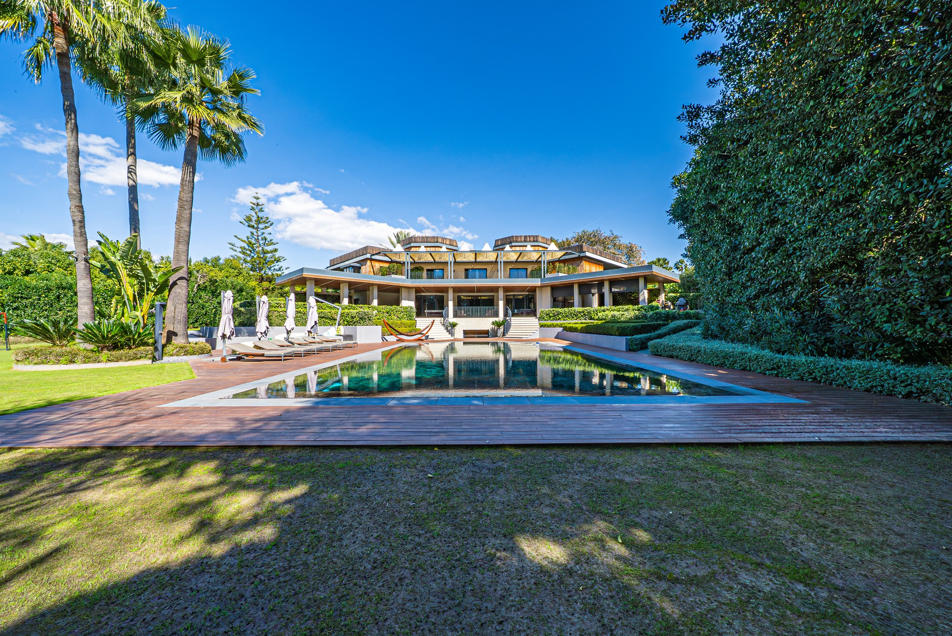 Luxury Frontline Golf Villa in Guadalmina Baja