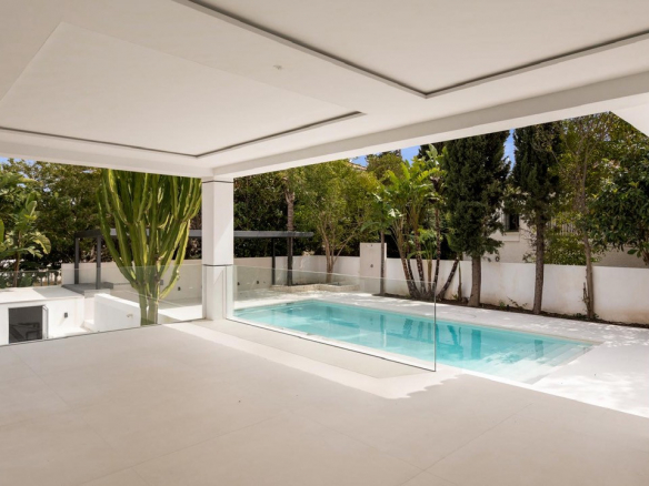 Guadalmina Alta San Pedro Alcantara villa 6 Bedrooms
