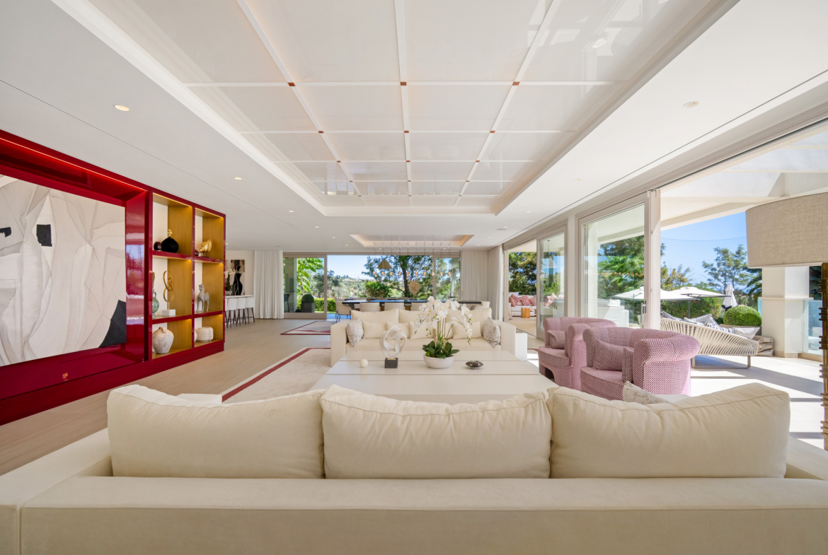Nueva Andalucia Marbella villa 6 Bedrooms