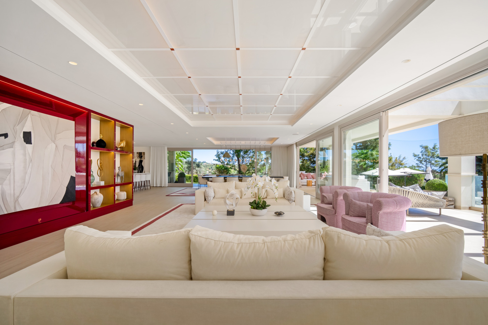 luxo-estate-2 Nueva Andalucia Marbella villa 6 Bedrooms