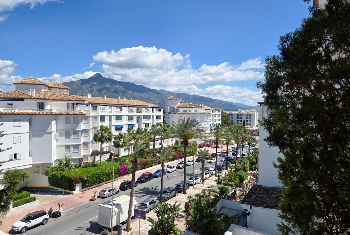 Nueva Andalucia Marbella apartment 3 Bedrooms