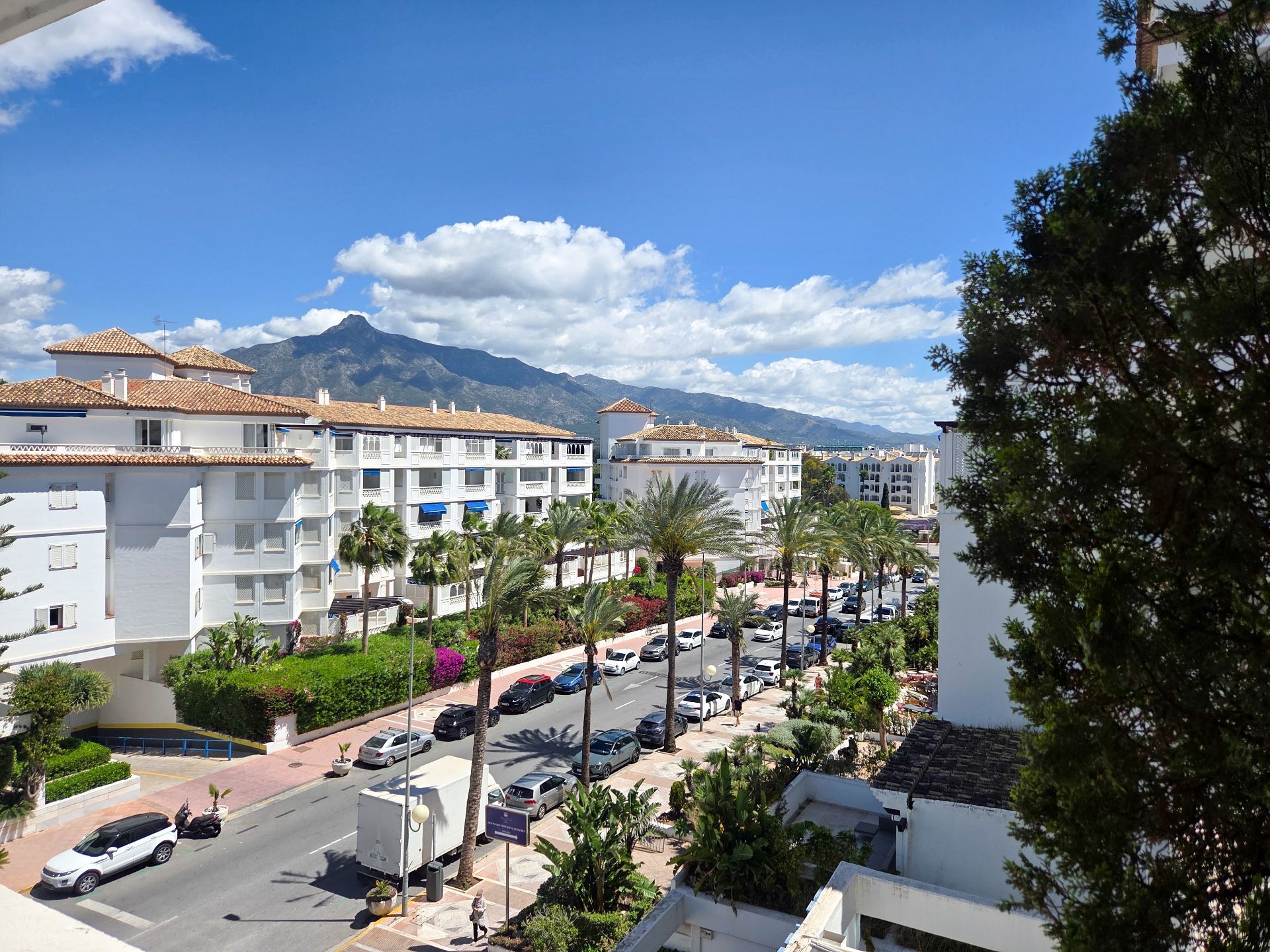 Nueva Andalucia Marbella apartment 3 Bedrooms