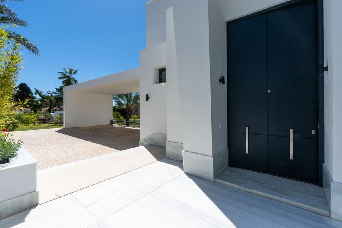 Marbesa Marbella villa 6 Bedrooms