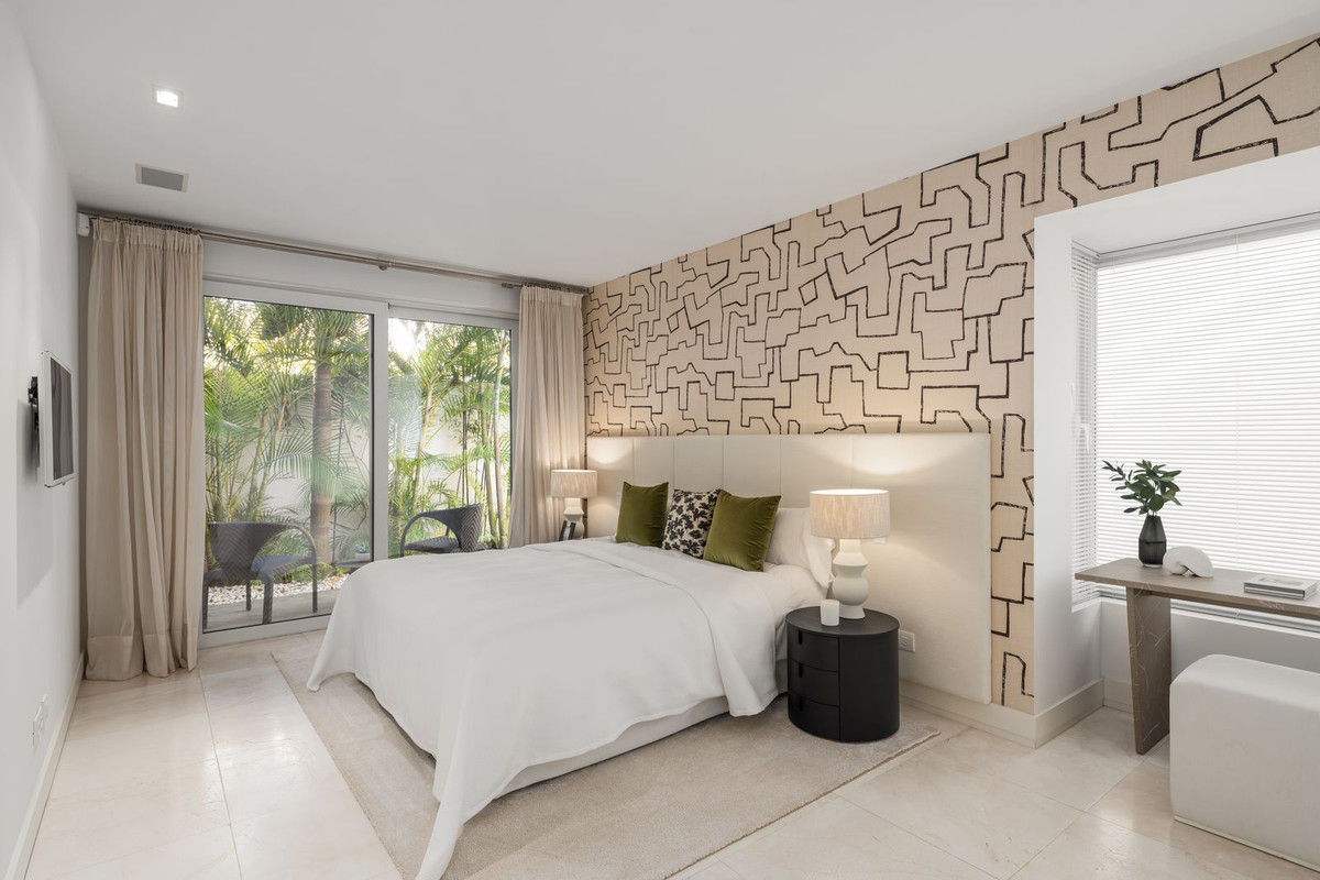 luxo-estate-20 Marbella Golden Mile Marbella villa 4 Bedrooms
