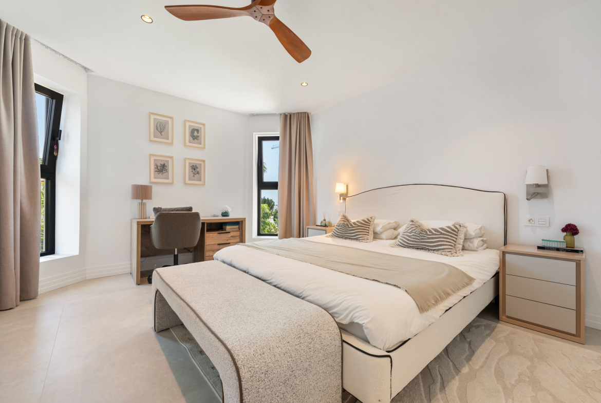 Estepona villa 6 Bedrooms