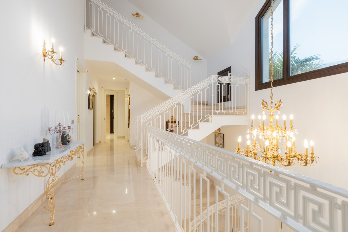 Estepona villa 7 Bedrooms