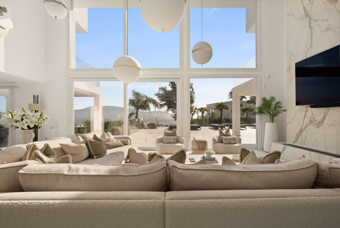 La Mairena Marbella villa 4 Bedrooms