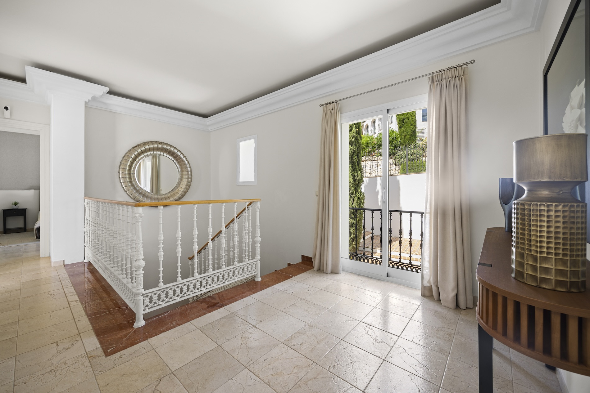 luxo-estate-20 La Quinta Benahavis villa 8 Bedrooms