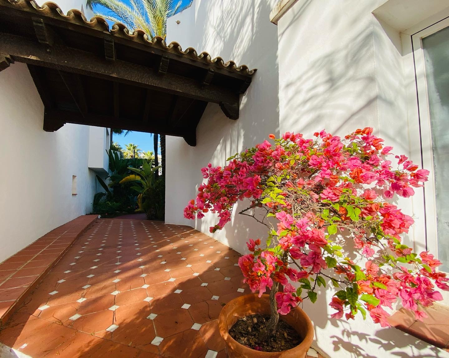 luxo-estate-20 Puerto Banus Marbella penthouse 3 Bedrooms