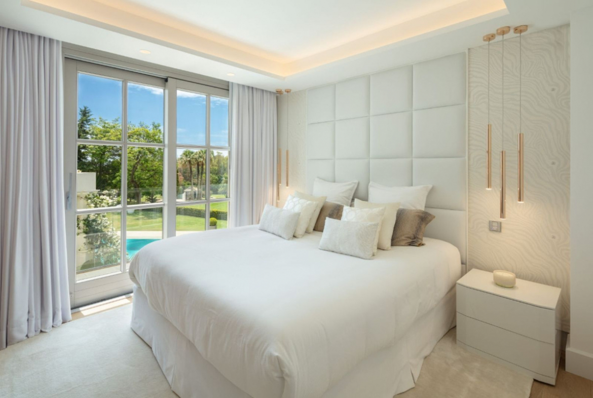 Nueva Andalucia Marbella villa 6 Bedrooms