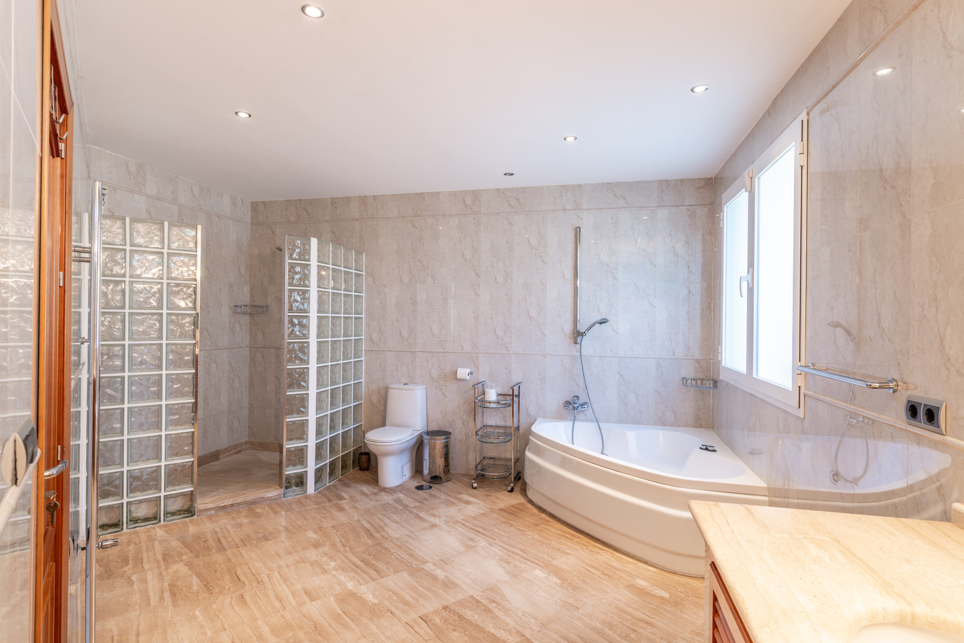 Los Almendros Benahavis villa 5 Bedrooms