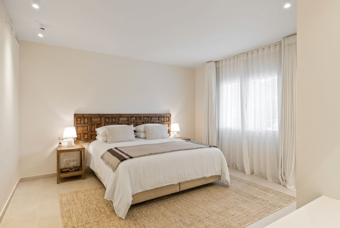 Las Chapas Marbella villa 3 Bedrooms