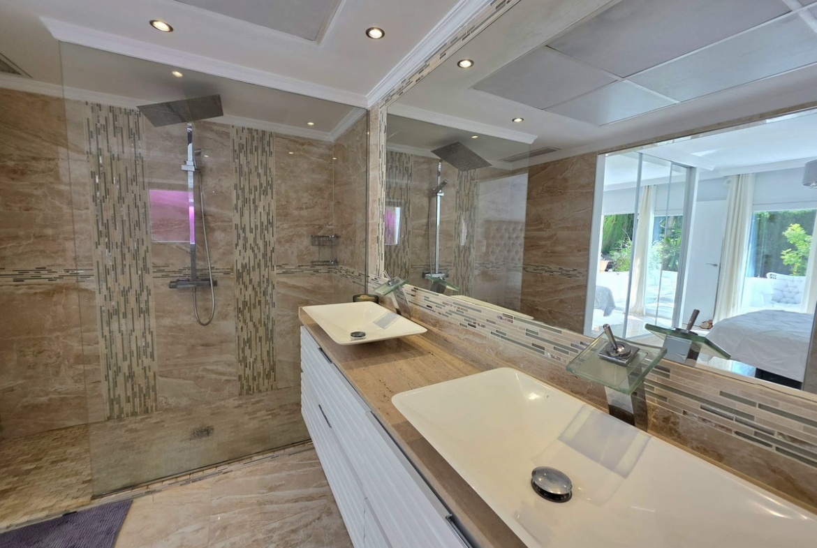 Elviria Marbella villa 5 Bedrooms