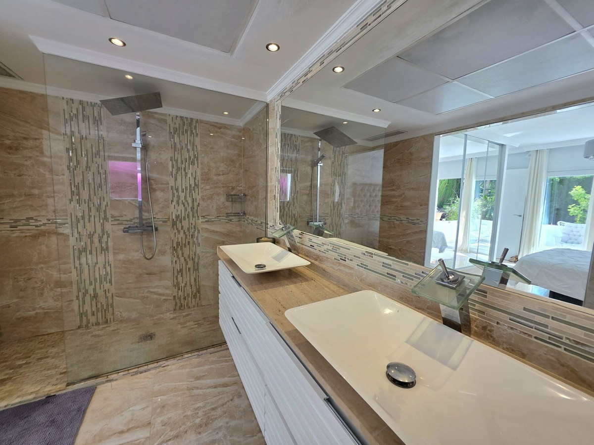 Elviria Marbella villa 5 Bedrooms