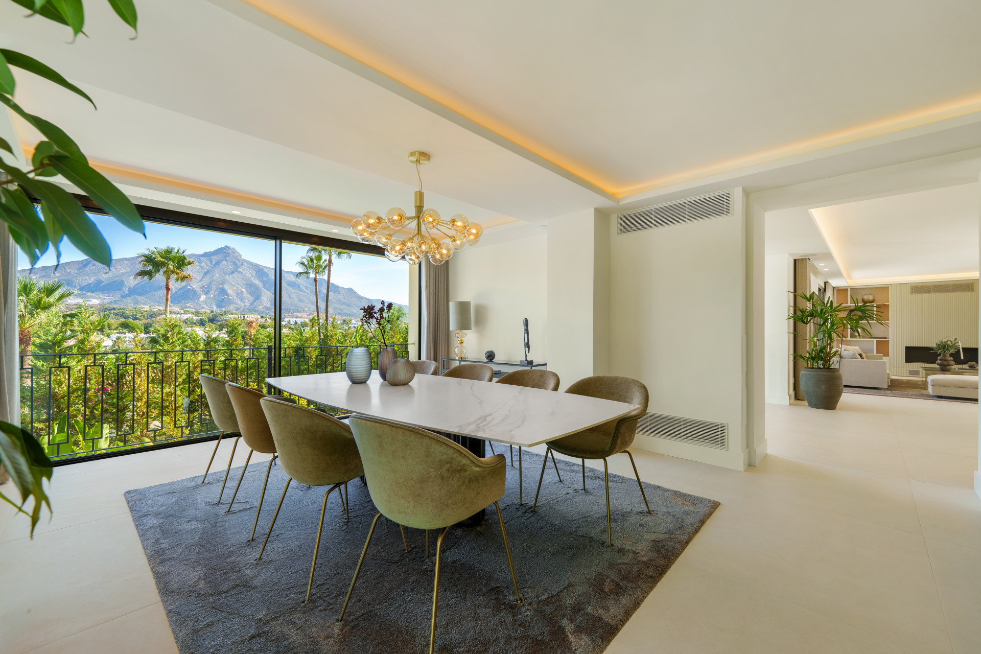 Nueva Andalucia Marbella villa 5 Bedrooms