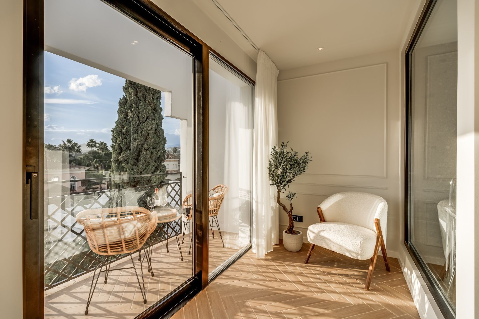 luxo-estate-20 Nueva Andalucia Marbella townhouse 4 Bedrooms