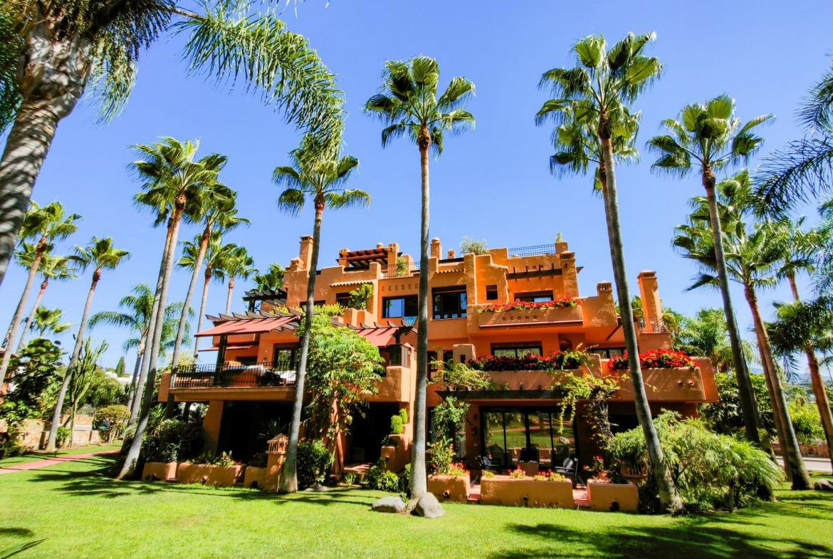 Nueva Andalucia Marbella penthouse 3 Bedrooms