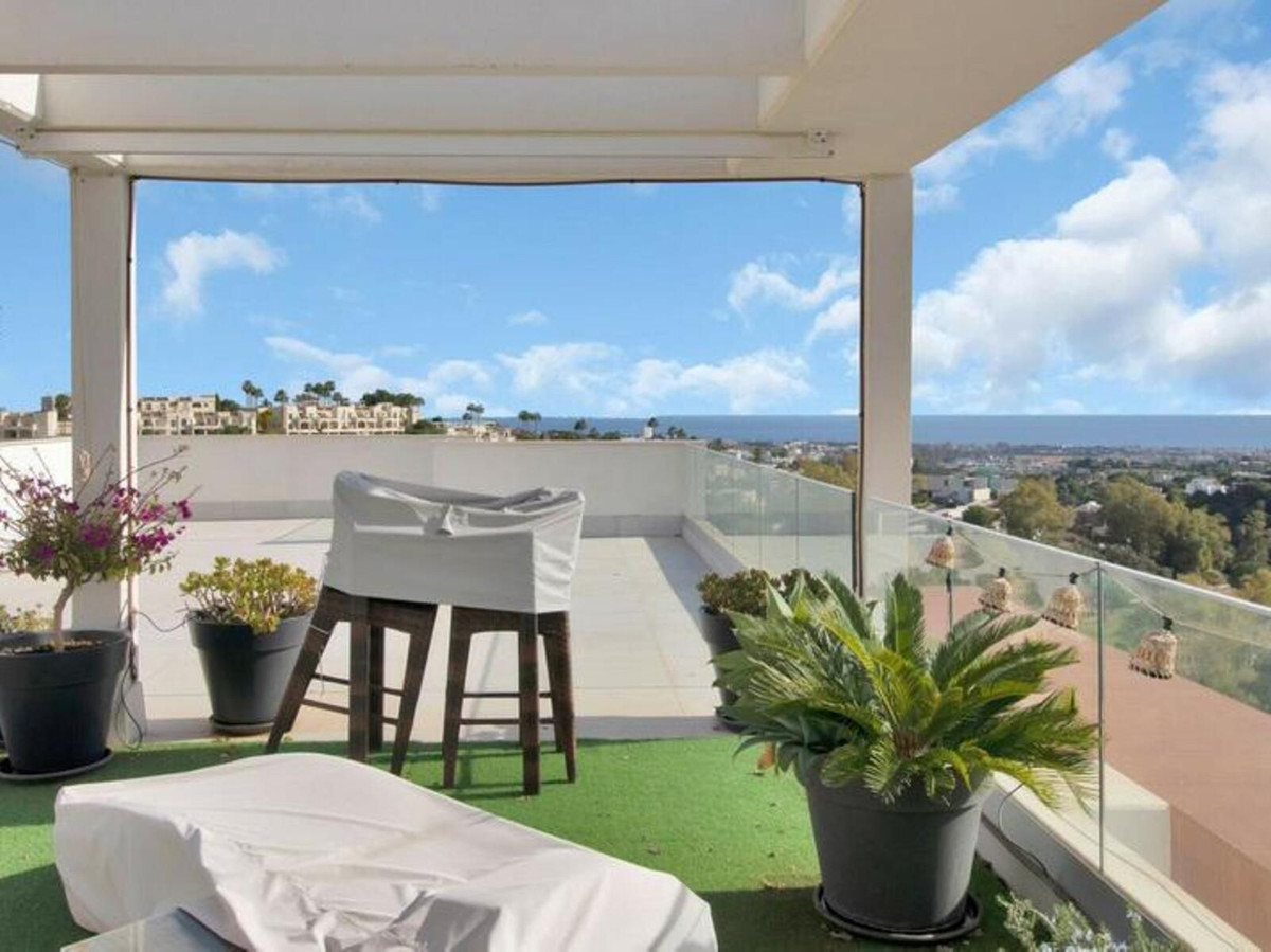 luxo-estate-20 La Quinta Benahavis penthouse 3 Bedrooms
