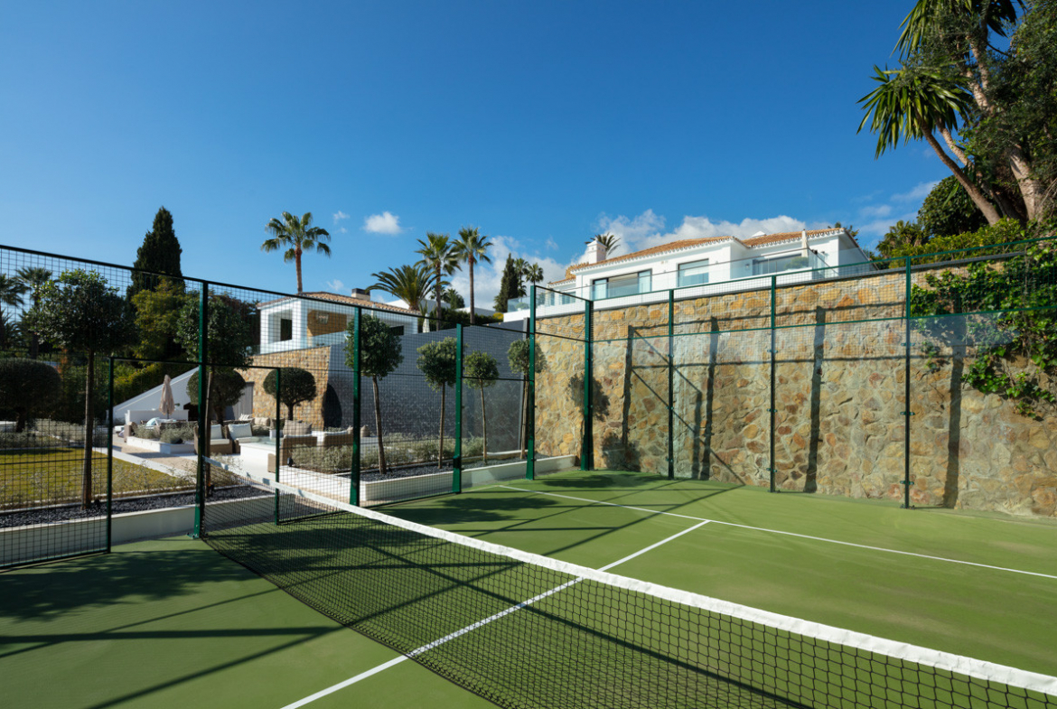 Nueva Andalucia Marbella villa 5 Bedrooms