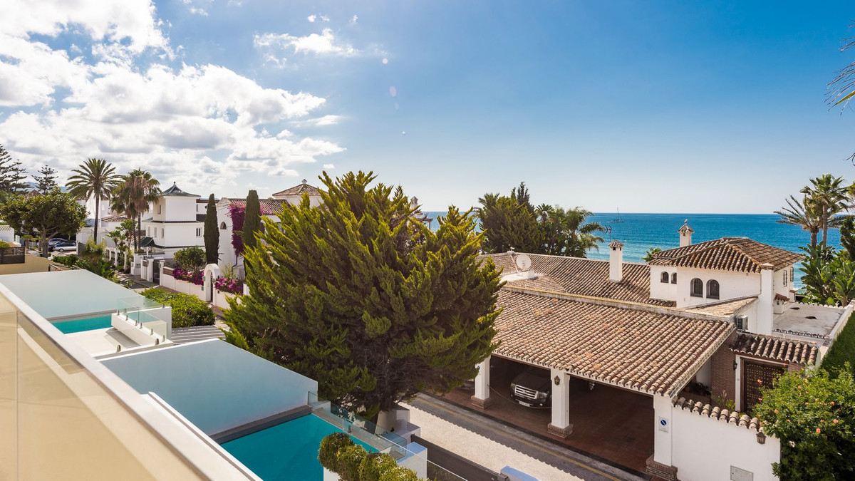 Marbella Golden Mile Marbella villa 4 Bedrooms